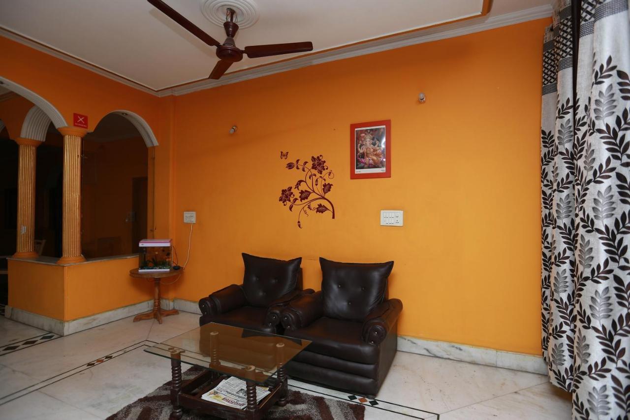 Oyo 11752 Hotel Sun Palace Residency Indirapuram ภายนอก รูปภาพ