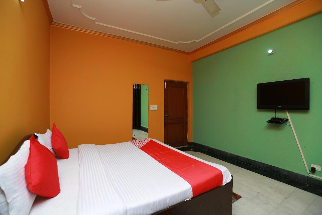 Oyo 11752 Hotel Sun Palace Residency Indirapuram ภายนอก รูปภาพ