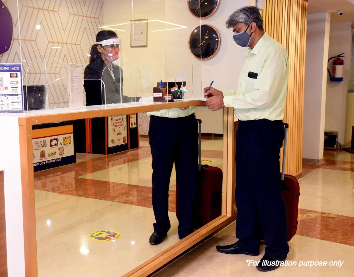 Oyo 11752 Hotel Sun Palace Residency Indirapuram ภายนอก รูปภาพ